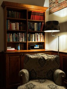 How to Create a Cozy Reading Nook in Your Home