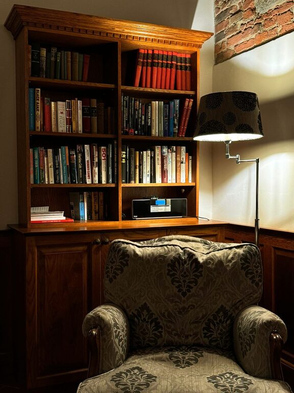 How to Create a Cozy Reading Nook in Your Home